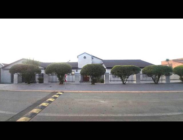 5 BEDROOM HOUSE FOR SALE IN NINAPARK